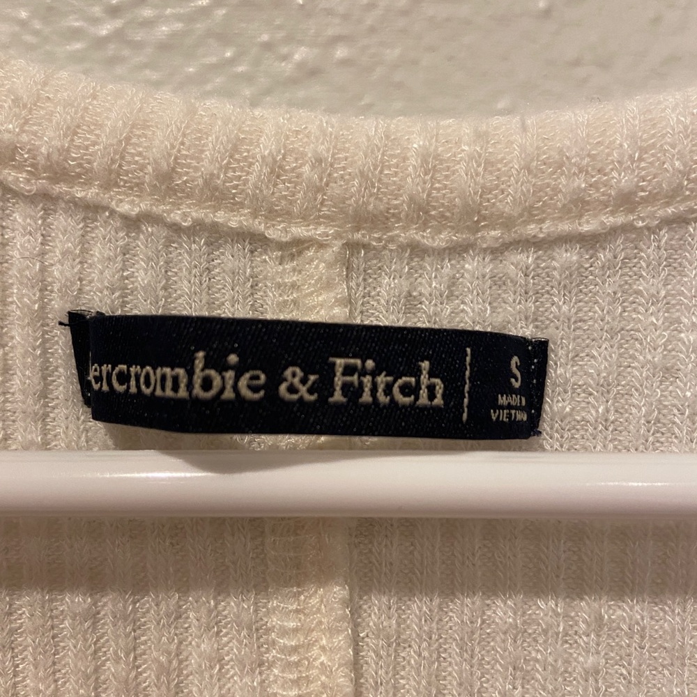 Abercrombie Ruffle Edge Top - Picture 3 of 3